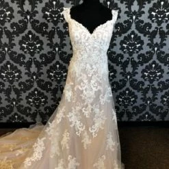 Something Blue Sincerity By Justin Alexander RYNN 44075 Women's Wedding Dress Lace WEDDING DRESSES 6 Something Blue Sincerity By Justin Alexander RYNN 44075 Women's Wedding Dress Lace WEDDING DRESSES