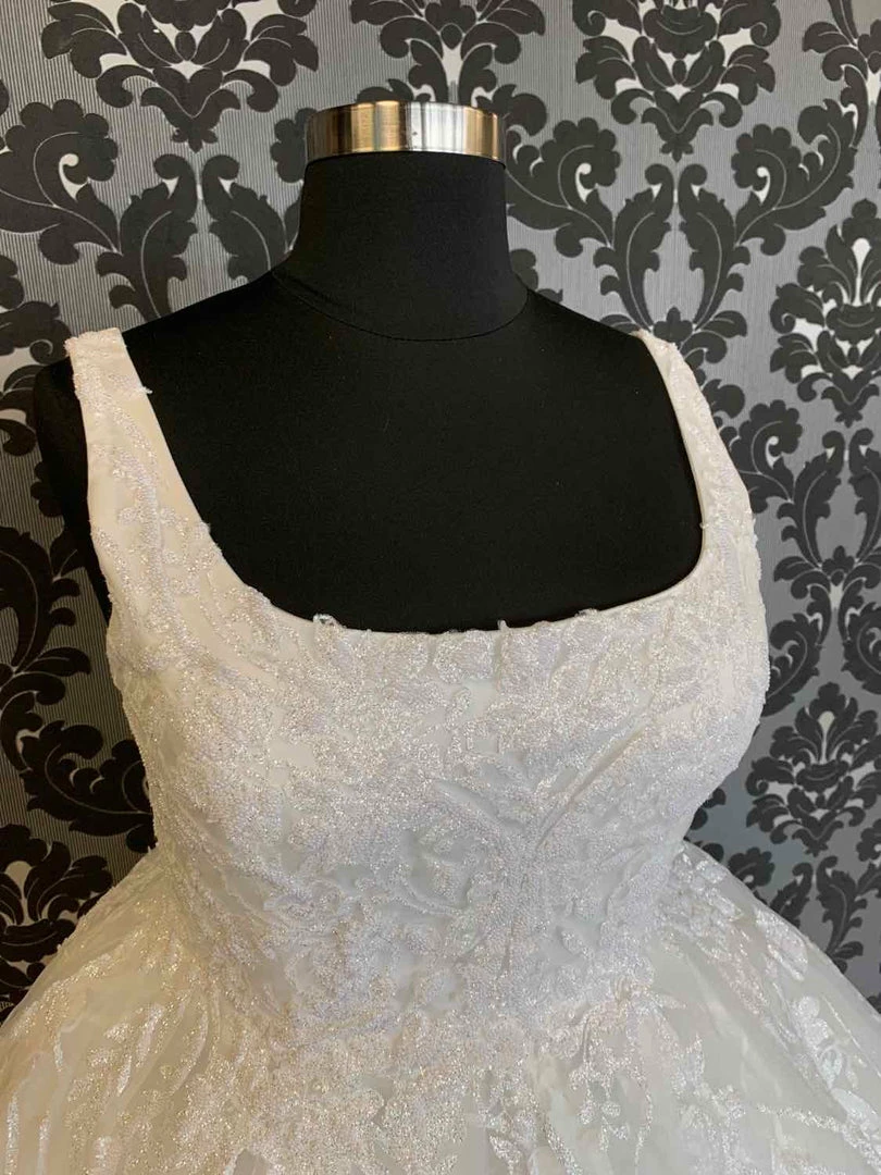 Something Blue Da Vinci Wedding Dress Tulle/Glitter Ivory Size 20 Sleeveless WEDDING DRESSES 5 Something Blue Da Vinci Wedding Dress Tulle/Glitter Ivory Size 20 Sleeveless WEDDING DRESSES