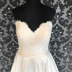 Something Blue Allure Bridal Women's Wedding Dress Lace/Satin Ivory Size 10