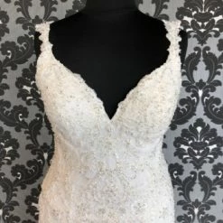 Something Blue Allure 9621 Wedding Dress Size 16 Lace/Beading Ivory V-Neck Fit&Flare