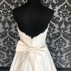 Something Blue Allure Bridal Women's Wedding Dress Lace/Satin Ivory Size 10