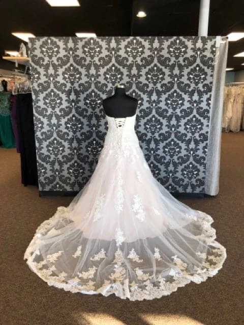 Something Blue WEDDING DRESSES Essense Of Australia D2735 Women's Wedding Dress Lace/Tulle 7 Something Blue WEDDING DRESSES Essense Of Australia D2735 Women's Wedding Dress Lace/Tulle