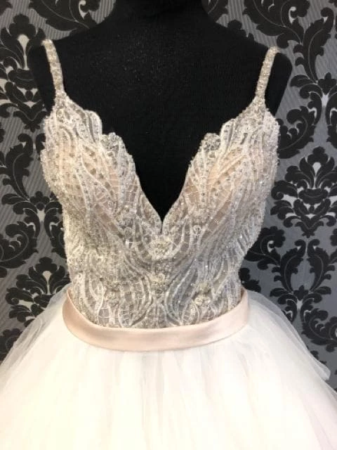 Something Blue Allure 9425 Women Wedding Dress Beaded/Tulle Ivory/Champ Size 4 WEDDING DRESSES 4 Something Blue Allure 9425 Women Wedding Dress Beaded/Tulle Ivory/Champ Size 4 WEDDING DRESSES