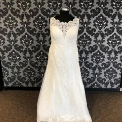Something Blue Stella York 6569 Lace/Tulle Size 28 AS IS MISSING BEADING/ HOLE IN ILLUSION WEDDING DRESSES