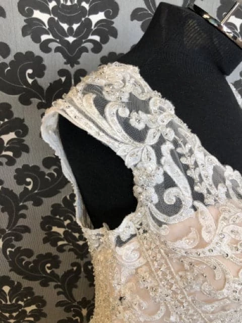 Something Blue Allure Bridal 7606 Women Wedding Dress Tulle/Embroidery Size 12 WEDDING DRESSES 6 Something Blue Allure Bridal 7606 Women Wedding Dress Tulle/Embroidery Size 12 WEDDING DRESSES