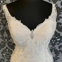 Something Blue Stella York Size 16 V-neck Fit & Flare