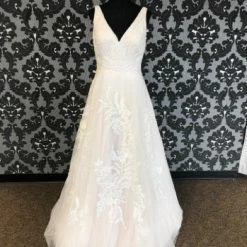 Something Blue WEDDING DRESSES Justin Alexander Size 12 Misty Rose V-Neck Sleeveless Tulle A-line