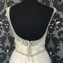 WEDDING DRESSES Size 10 Ivory Blush Allure Lace A-line