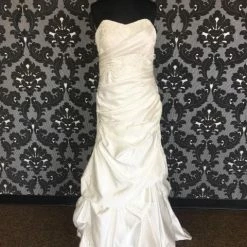 Size 12 Ivory Allure Bridal Lace Cap Sleeve A-line V-Neck