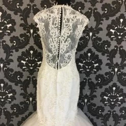 Size 8 Ivory Justin Alexander Lace Illusion V-Neck WEDDING DRESSES