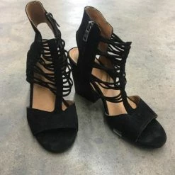 Outlet Something Blue Store 14 Size 8.5 Black Violet & Roses Leather APPAREL