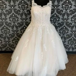 Something Blue Michelle Bridal By Sydney's Closet MB1712 Wedding Dress Size 22 WEDDING DRESSES
