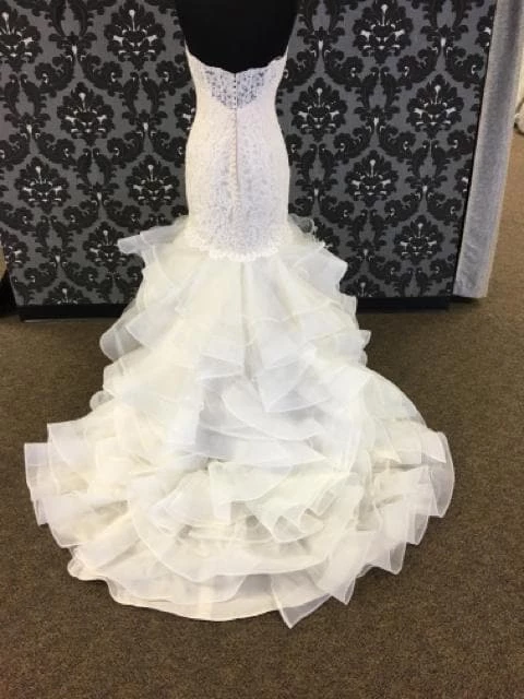 Something Blue Wedding Mori Lee ML2879 Women's Wedding Dress Lace And Horse Hair Size 10 5 Something Blue Wedding Mori Lee ML2879 Women's Wedding Dress Lace And Horse Hair Size 10