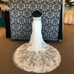 Something Blue WEDDING DRESSES Casablanca 2404 Wedding Dress Lace/poly Ivory/Silver Size 20 12 Something Blue WEDDING DRESSES Casablanca 2404 Wedding Dress Lace/poly Ivory/Silver Size 20