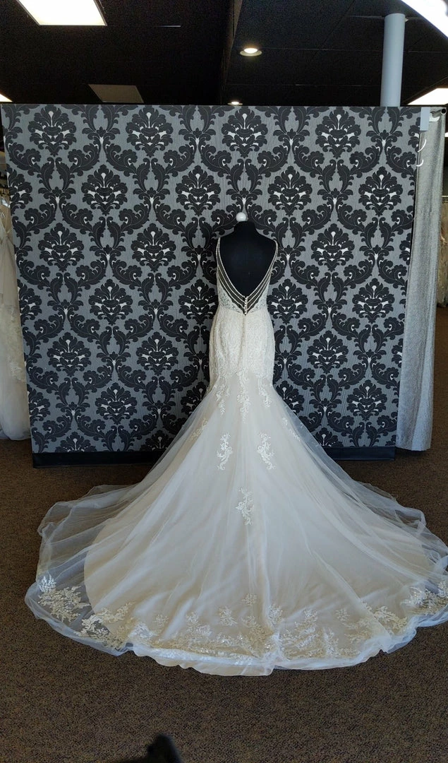 Something Blue WEDDING DRESSES Stella York 6793 Wedding Dress Size 12 Beaded Lace/Tulle Ivory Sleeveless 6 Something Blue WEDDING DRESSES Stella York 6793 Wedding Dress Size 12 Beaded Lace/Tulle Ivory Sleeveless