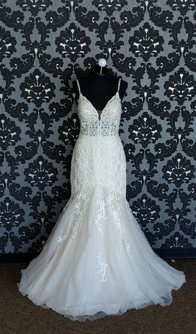Something Blue WEDDING DRESSES Stella York 6793 Wedding Dress Size 12 Beaded Lace/Tulle Ivory Sleeveless 3 Something Blue WEDDING DRESSES Stella York 6793 Wedding Dress Size 12 Beaded Lace/Tulle Ivory Sleeveless