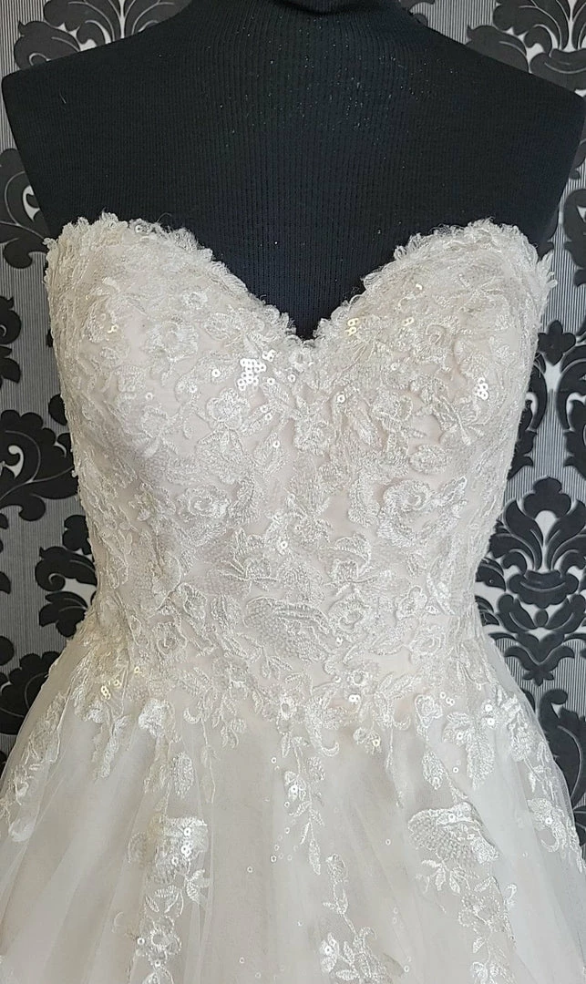 Something Blue Stella York 6690 Women Wedding Dress Lace/Tulle Almond/ivory WEDDING DRESSES 4 Something Blue Stella York 6690 Women Wedding Dress Lace/Tulle Almond/ivory WEDDING DRESSES