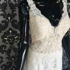 Something Blue Wedding AF Couture Women's Wedding Dress Lace Ivory Size 12 Sleeveless