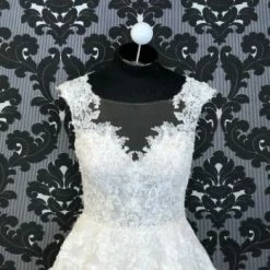 Something Blue WEDDING DRESSES Essense Of Australia D2347CR Lace/Beading AS IS SMALL TEAR ON ILLUSION BY BUTTON