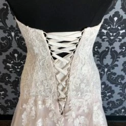 Something Blue WEDDING DRESSES Essense Of Australia D2735 Women's Wedding Dress Lace/Tulle 10 Something Blue WEDDING DRESSES Essense Of Australia D2735 Women's Wedding Dress Lace/Tulle