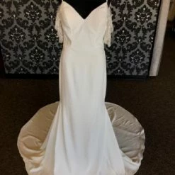 Something Blue Mori Lee Women's Wedding Dress Crepe Ivory Size 8 Sheath WEDDING DRESSES