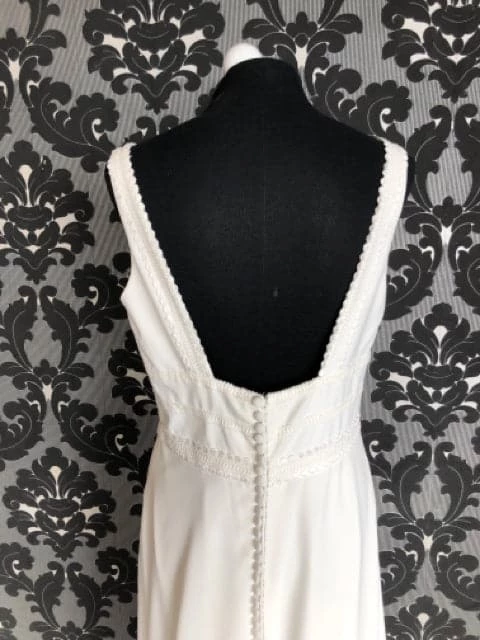 Something Blue WEDDING DRESSES Essense Of Australia Size 14 Ivory Chiffon V-Neck A-Line 6 Something Blue WEDDING DRESSES Essense Of Australia Size 14 Ivory Chiffon V-Neck A-Line