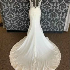 Something Blue Mermaid Sleeveless Size 12 Ivory Crepe And Lace Wedding Dress