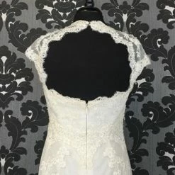Size 12 Off White Pronovias Lace Cap Sleeve Dropwaist Sweetheart