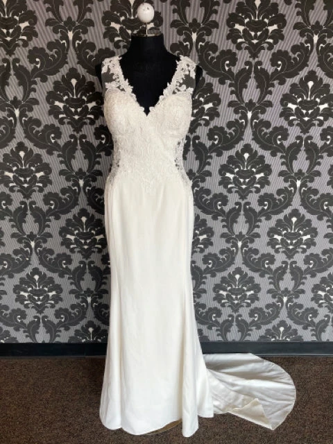 Something Blue Willowby Wedding Dress Lace/ Poly Spandex Ivory Size 6 Sheath 3 Something Blue Willowby Wedding Dress Lace/ Poly Spandex Ivory Size 6 Sheath