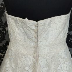 Something Blue Essense D2752 Wedding Dress Size 28 Lace/Tulle Ivory Strapless A-line