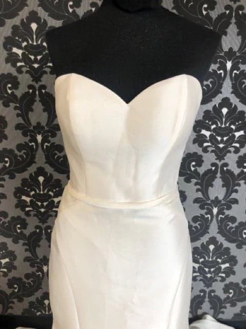 Something Blue Stella York 6774ZZ Bengaline Ivory Size AS IS LARGE RUN, BODICE SEPARATING, SNAG WEDDING DRESSES 4 Something Blue Stella York 6774ZZ Bengaline Ivory Size AS IS LARGE RUN, BODICE SEPARATING, SNAG WEDDING DRESSES