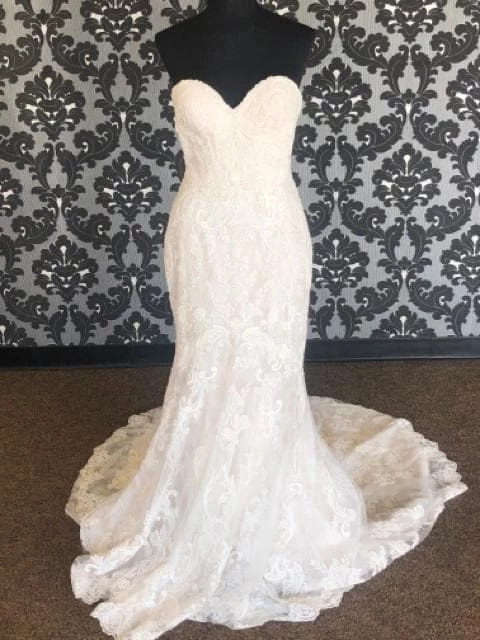 Something Blue Maggie Sottero Wedding Dress Lace Ivory Size 8 Strapless 3 Something Blue Maggie Sottero Wedding Dress Lace Ivory Size 8 Strapless