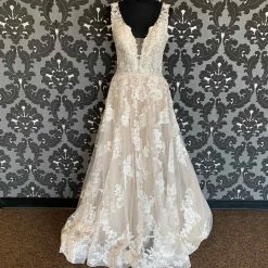 Something Blue Allure Bridal C505 Size 10 Ivory And Nude Tulle With Lace Aline WEDDING DRESSES