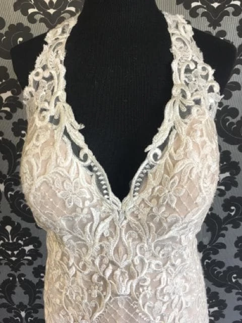 Something Blue Allure Bridal W434 Women's Wedding Dress Lace Size 18W Lace WEDDING DRESSES 4 Something Blue Allure Bridal W434 Women's Wedding Dress Lace Size 18W Lace WEDDING DRESSES