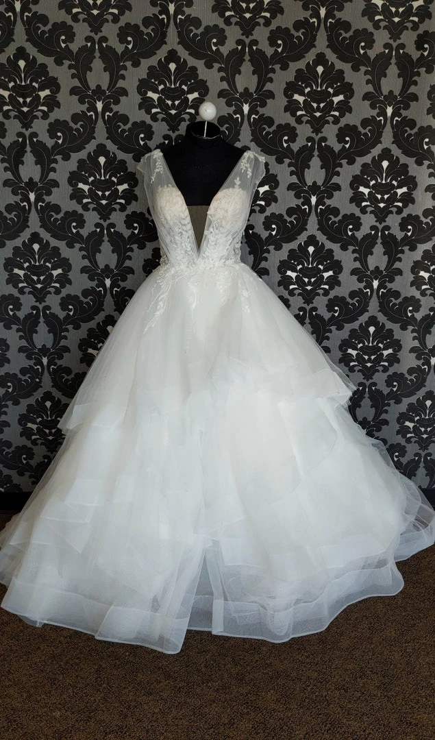 Something Blue CallaBlanche Wedding Dress 121230 Size 12 Tulle/Beads White Sleeveless Deep V 3 Something Blue CallaBlanche Wedding Dress 121230 Size 12 Tulle/Beads White Sleeveless Deep V