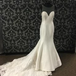 Something Blue Wedding Allure Bridal Women's Wedding Dress Bengaline Ivory Size 10 WEDDING DRESSES 9 Something Blue Wedding Allure Bridal Women's Wedding Dress Bengaline Ivory Size 10 WEDDING DRESSES