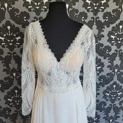 Something Blue Wilderly Bride Size 16 Ivory Chiffon Long Sleeve Aline V-Neck Wedding Dress WEDDING DRESSES