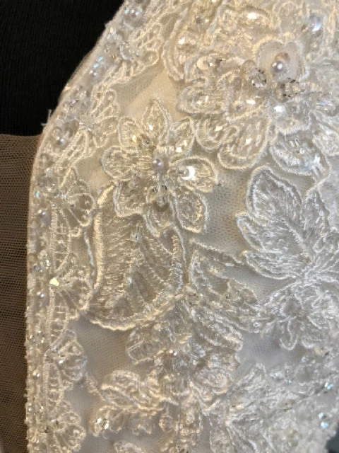 Something Blue Mori Lee 6923 Size 8 Ivory Tulle And Lace Plunging V-neck A-line WEDDING DRESSES 5 Something Blue Mori Lee 6923 Size 8 Ivory Tulle And Lace Plunging V-neck A-line WEDDING DRESSES