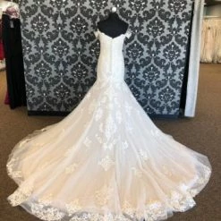 Something Blue Essense Of Size 14 Ivory Sweetheart Off The Shoulder Tulle And Lace FIt & Flare 10 Something Blue Essense Of Size 14 Ivory Sweetheart Off The Shoulder Tulle And Lace FIt & Flare