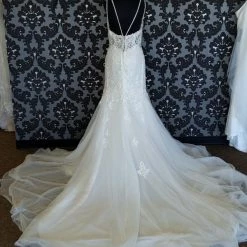 Something Blue Essense D2365 Wedding Dress Size 14 Beaded Lace/Tulle Ivory Sleeveless