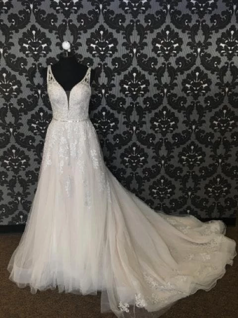 Something Blue Martina Liana MABLE 954 Women's Wedding Dress Beaded/Lace/Tulle A-line WEDDING DRESSES 3 Something Blue Martina Liana MABLE 954 Women's Wedding Dress Beaded/Lace/Tulle A-line WEDDING DRESSES