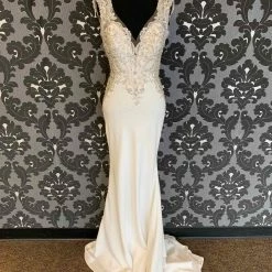Something Blue Madison James MJ307 Size 8 Ivory Crepe/Beaded Sleeveless V-Neck WEDDING DRESSES 10 Something Blue Madison James MJ307 Size 8 Ivory Crepe/Beaded Sleeveless V-Neck WEDDING DRESSES