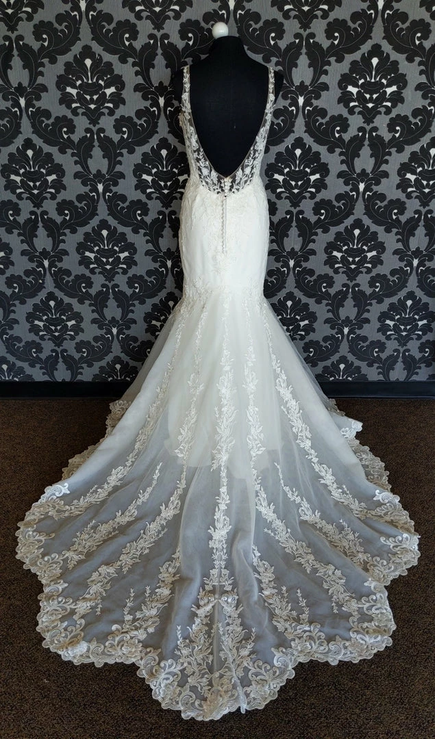Something Blue Sincerity 44228 Wedding Dress Size 12 Lace/Tulle Ivory Illusion V-Neck WEDDING DRESSES 6 Something Blue Sincerity 44228 Wedding Dress Size 12 Lace/Tulle Ivory Illusion V-Neck WEDDING DRESSES