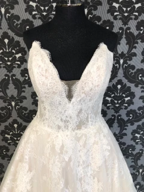 Something Blue Calla Blanche Size 14 Ivory And Nude V-Neck Strapless Lace Ballgown WEDDING DRESSES 4 Something Blue Calla Blanche Size 14 Ivory And Nude V-Neck Strapless Lace Ballgown WEDDING DRESSES