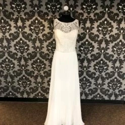 Something Blue Wtoo Size 14 Ivory A-line Highneck Sleeveless Wedding Dress