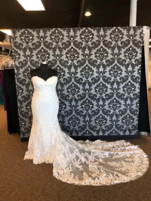 Something Blue WEDDING DRESSES Casablanca 2404 Wedding Dress Lace/poly Ivory/Silver Size 20 3 Something Blue WEDDING DRESSES Casablanca 2404 Wedding Dress Lace/poly Ivory/Silver Size 20