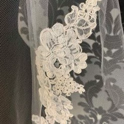 Something Blue 90-232 Vienna Veil Tulle/Lace Light Ivory Size Lace Edge VEILS