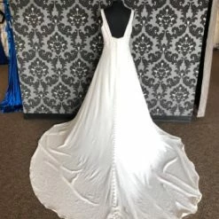 Something Blue WEDDING DRESSES Essense Of Australia Size 14 Ivory Chiffon V-Neck A-Line 11 Something Blue WEDDING DRESSES Essense Of Australia Size 14 Ivory Chiffon V-Neck A-Line