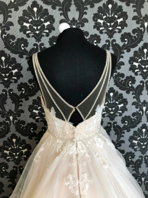 Something Blue Stella York 6838 Wedding Dress Size 12 Beaded/Tulle Almond Sleeveless WEDDING DRESSES 8 Something Blue Stella York 6838 Wedding Dress Size 12 Beaded/Tulle Almond Sleeveless WEDDING DRESSES