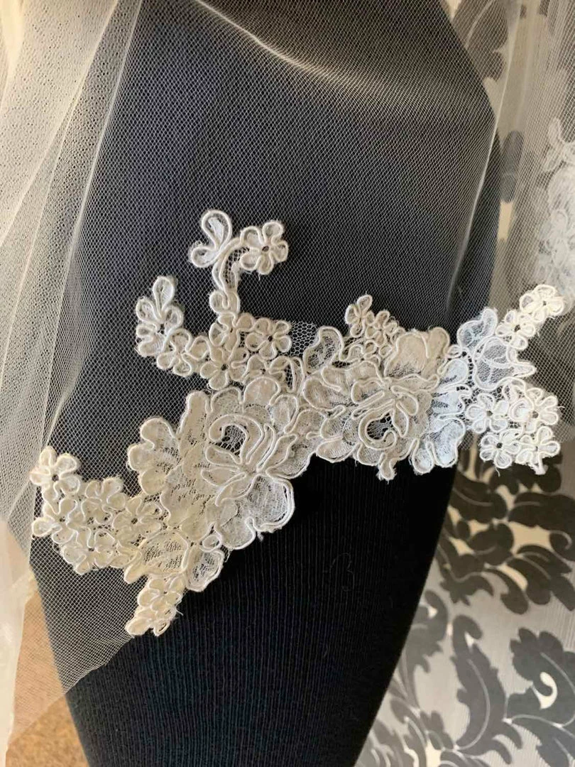 Something Blue VEILS 70-56 Lissette Veil Tulle/Lace Light Ivory Size Finger Tip Lace Edge 4 Something Blue VEILS 70-56 Lissette Veil Tulle/Lace Light Ivory Size Finger Tip Lace Edge